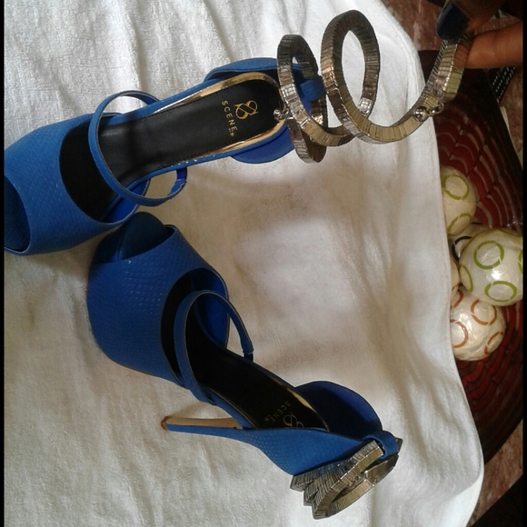 Shoes - Picture 2 of 3